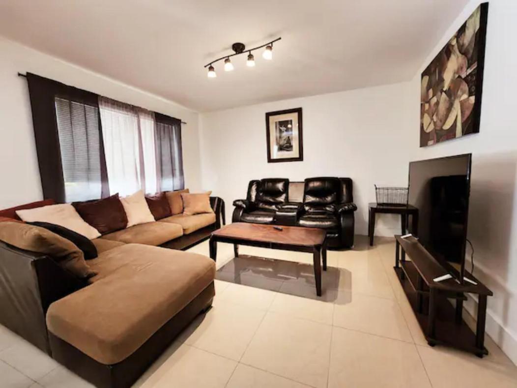 A4 - Endless Summer Rentals - Downtown Apartment Near Park, Ports, And Beach Fort Lauderdale Exterior foto