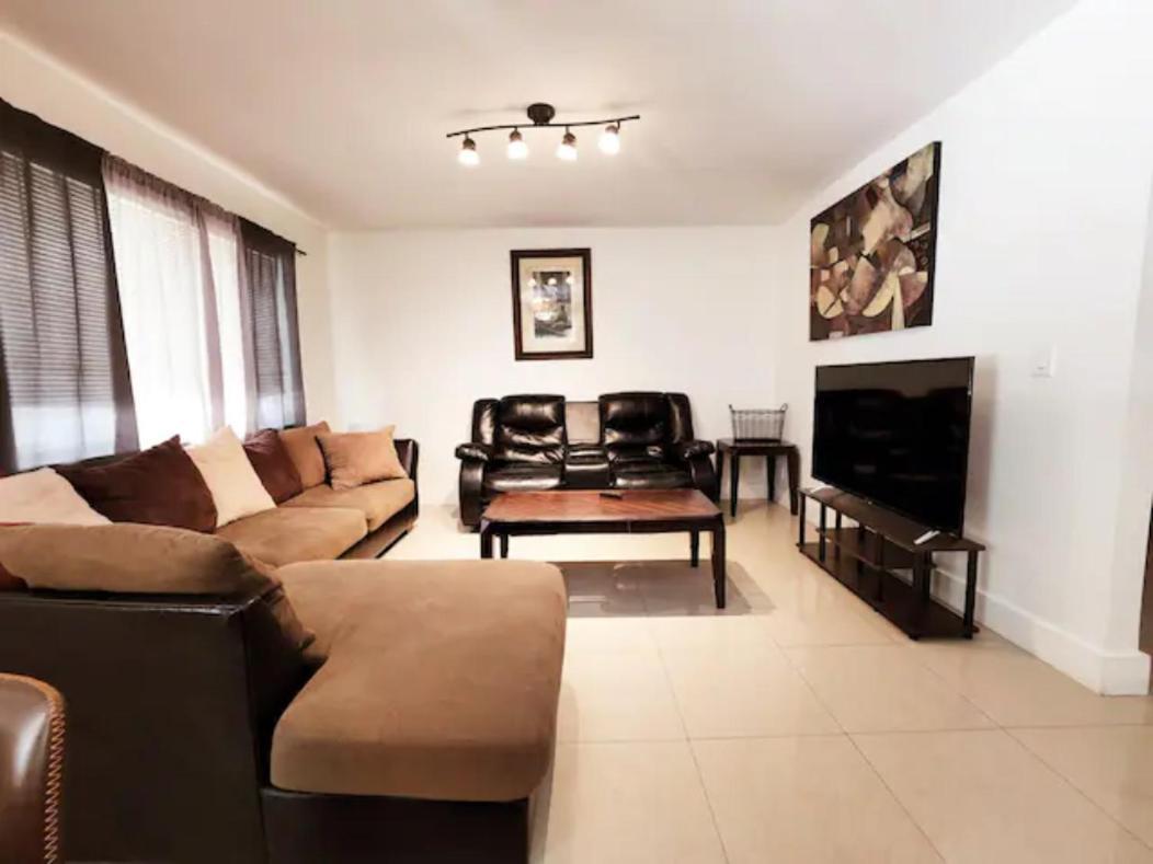 A4 - Endless Summer Rentals - Downtown Apartment Near Park, Ports, And Beach Fort Lauderdale Exterior foto