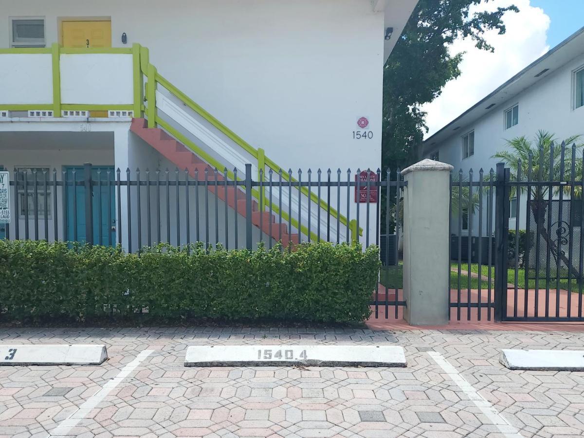 A4 - Endless Summer Rentals - Downtown Apartment Near Park, Ports, And Beach Fort Lauderdale Exterior foto